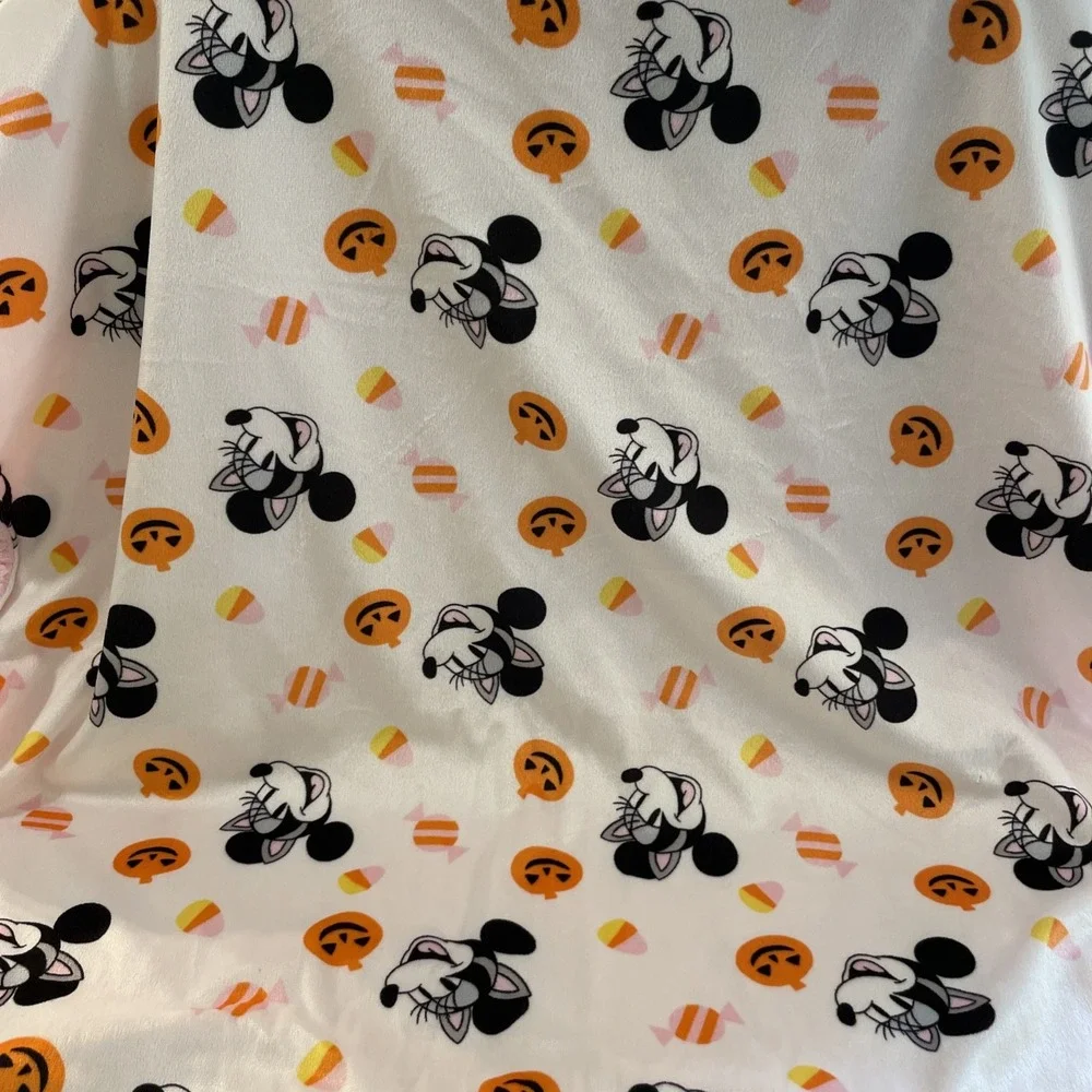 Disney Baby MINNIE MOUSE  w/Candy Pieces Halloween Pumpkin Baby Blanket 30x40